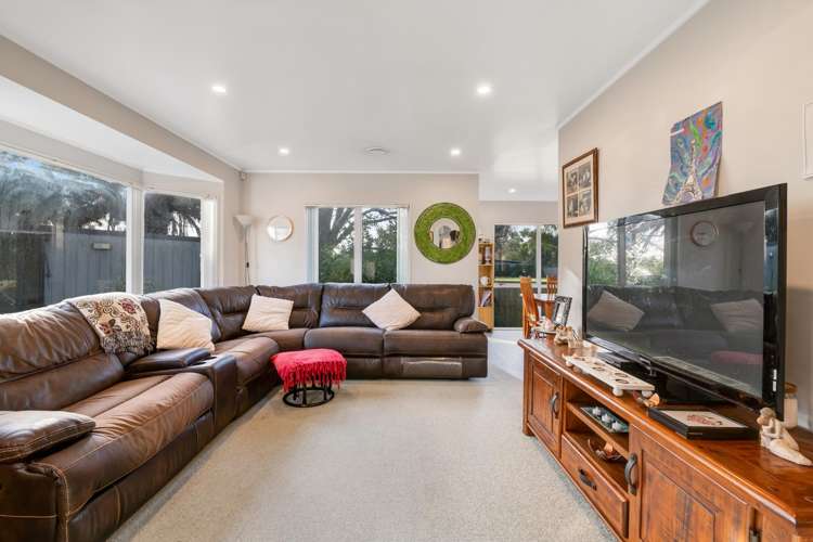 2312 State Highway 16 Helensville_13