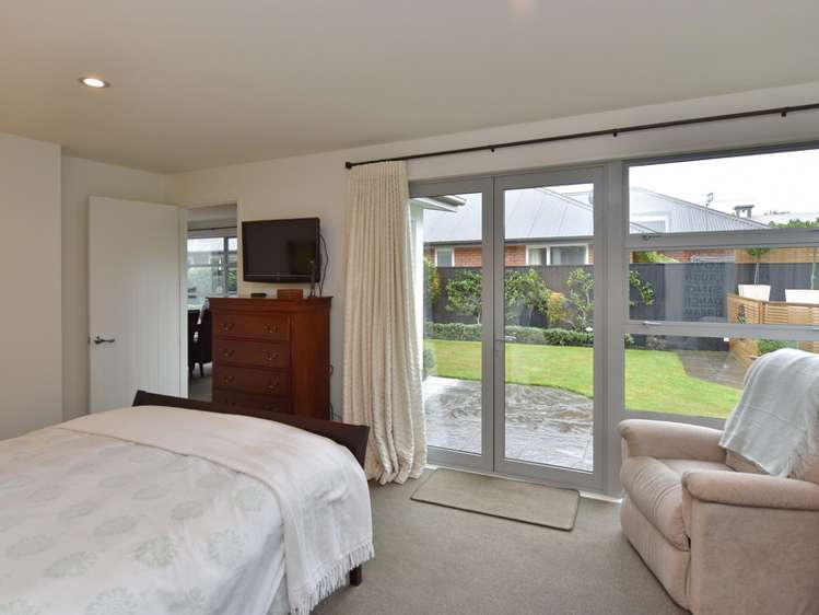 19 Springbrook Lane Northwood_13