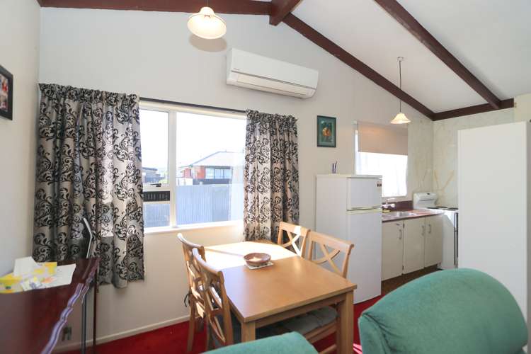 2/246 Crinan Street Appleby_7