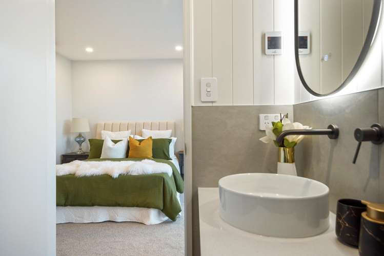 1/18 Handley Avenue Narrow Neck_19