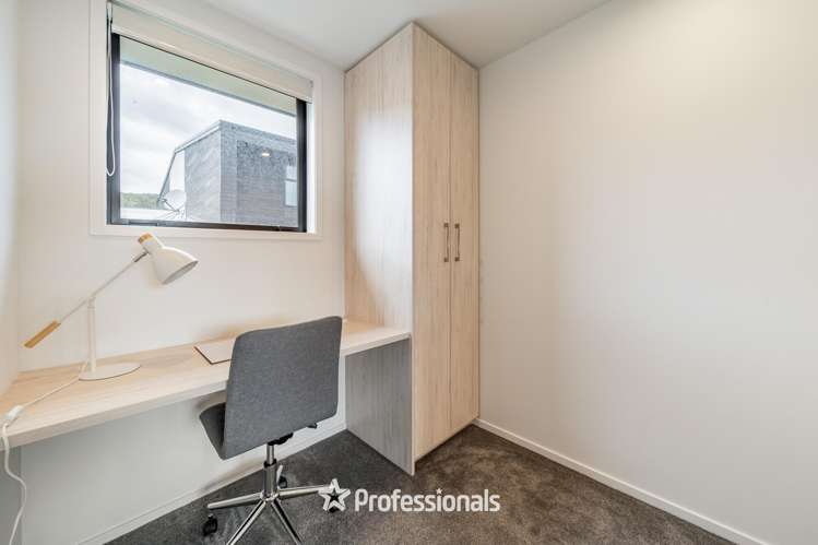 1/12 Rainey Grove Taita_12