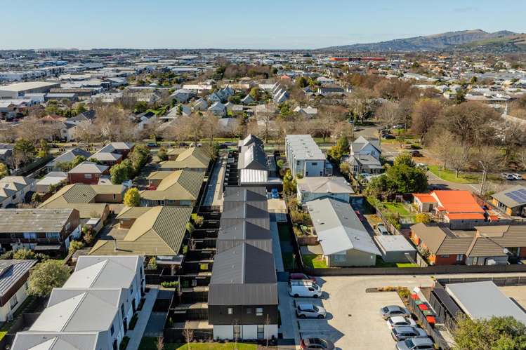 10/9 Grove Road Addington_18
