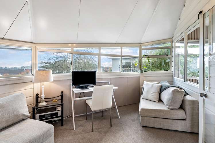 2/281A Hillsborough Road Hillsborough_4