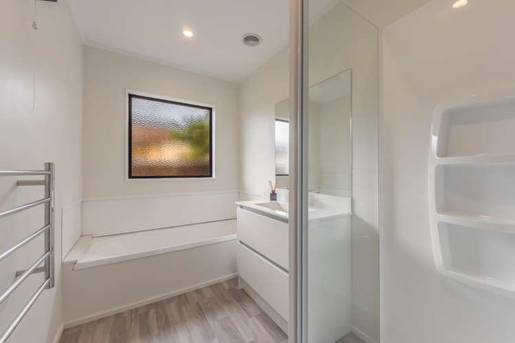 1/12 Stead Crescent Stoke_14