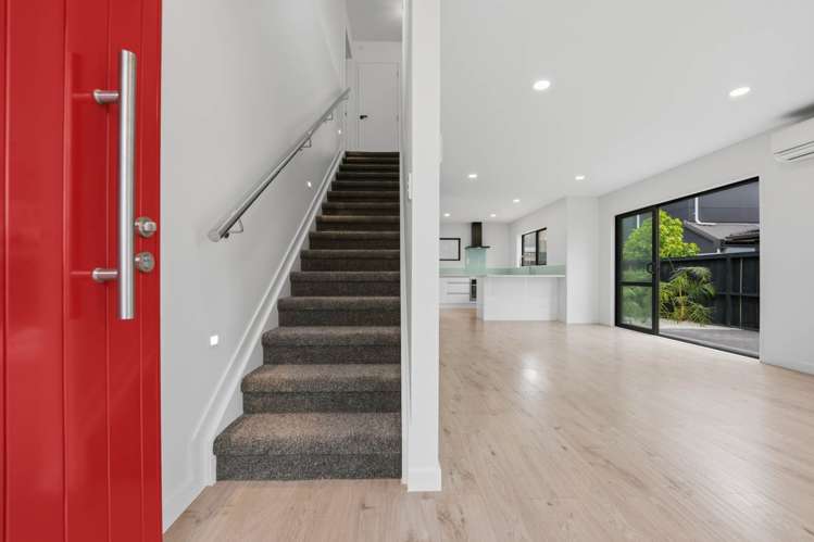 7C Holland Avenue Pt England_13