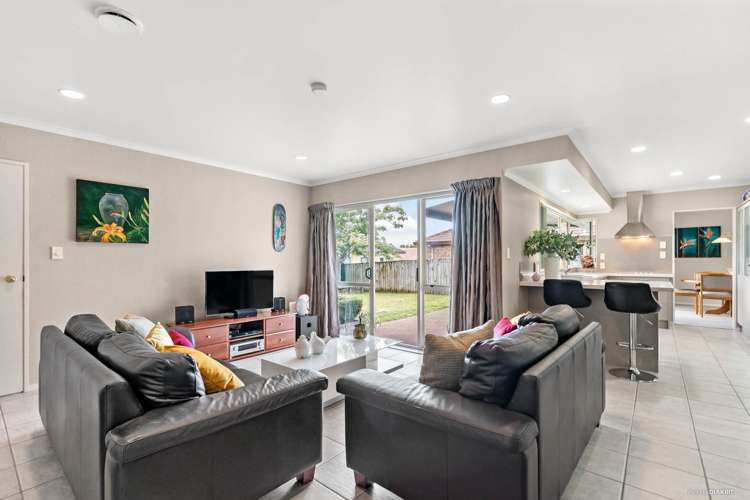 19 Newinn Crescent East Tamaki Heights_9