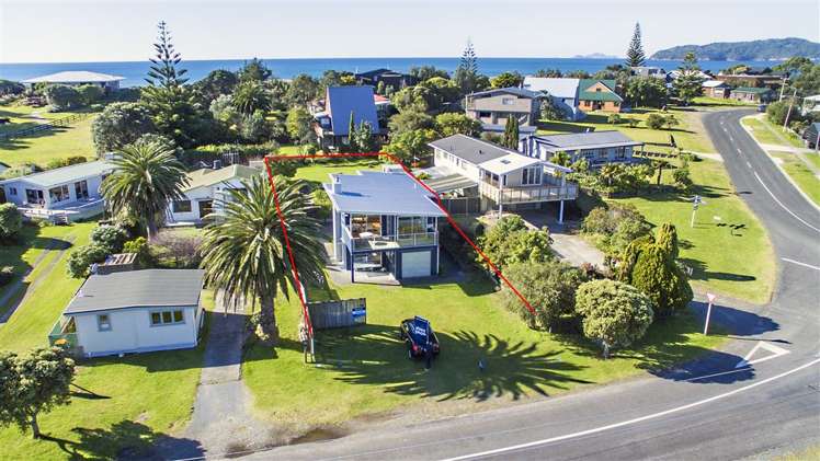 176 Ocean Beach Road Tairua_21