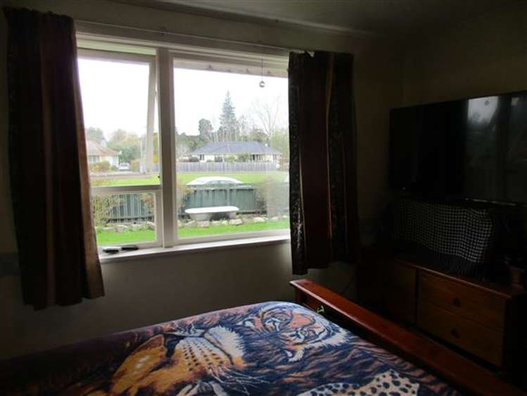 15 Kennard Crescent Karitane_11