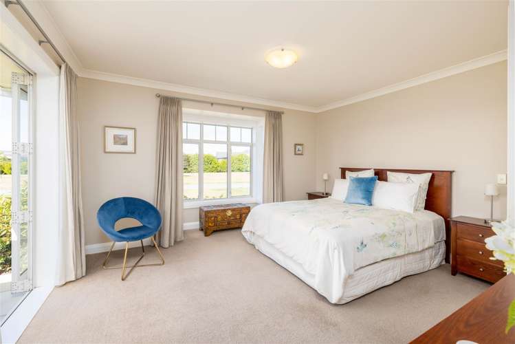 76 Carnaveron Drive Lincoln_11