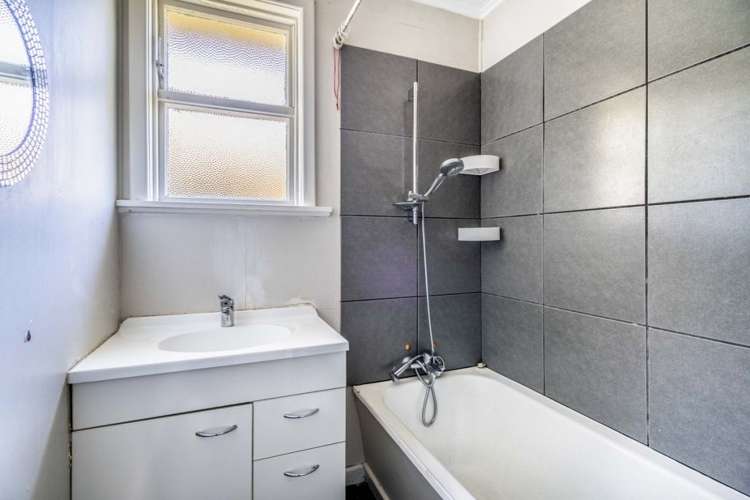 84 Lithgow Street Glengarry_15