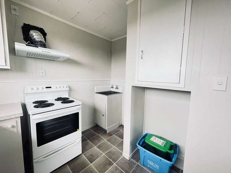 8 Anzac Parade Hamilton Central_9