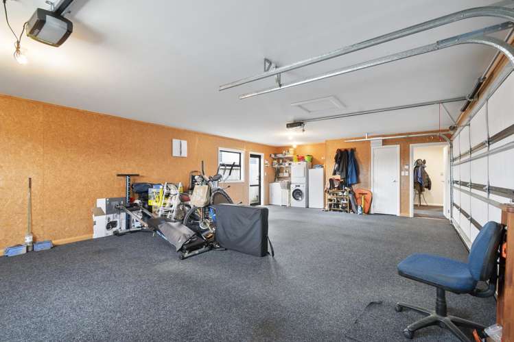 9 Saint Heliers Grove Fitzherbert_36