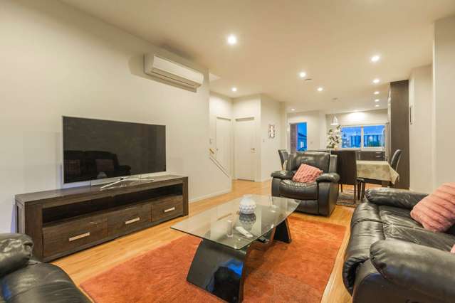 25 Rosewell Crescent Flat Bush_3