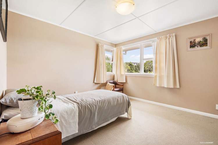 18 Triangle Road Massey_14