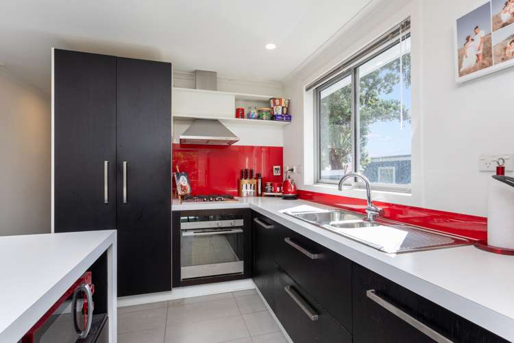 32 Queen Mary Avenue New Lynn_5