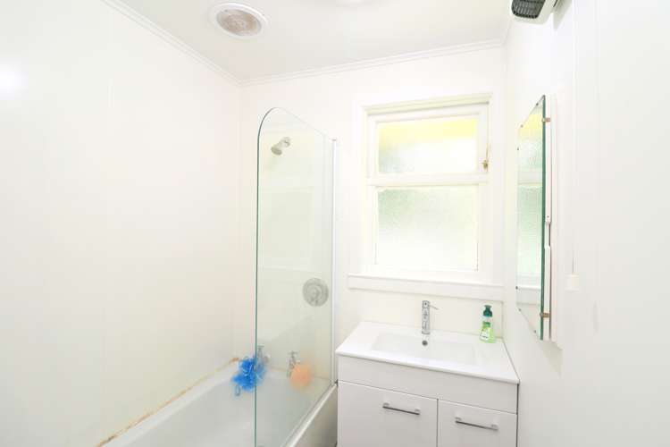 54 Tuai Street Ascot_14