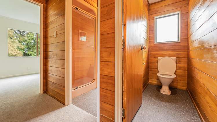  18 Shadon Place Stanmore Bay_10