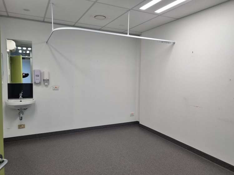 Whole Ground Floor, 45 Rugby Street Te Aro_18