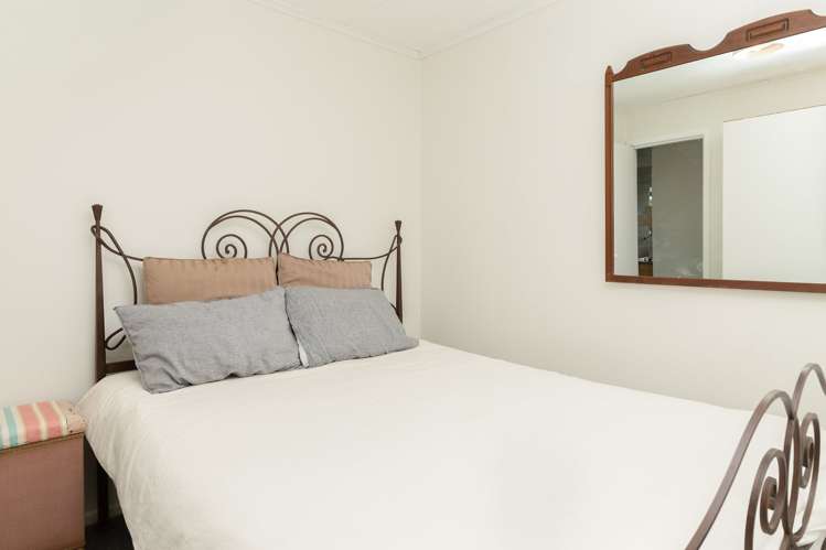 7  &  7A Stirling Street Te Aroha_21