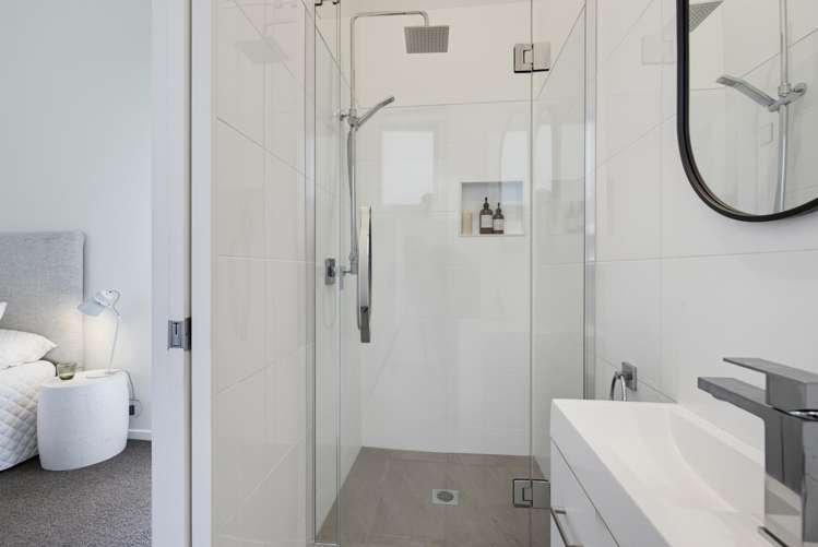 352 Queens Drive Lyall Bay_16