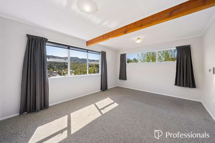 57 Coast Road Wainuiomata_9