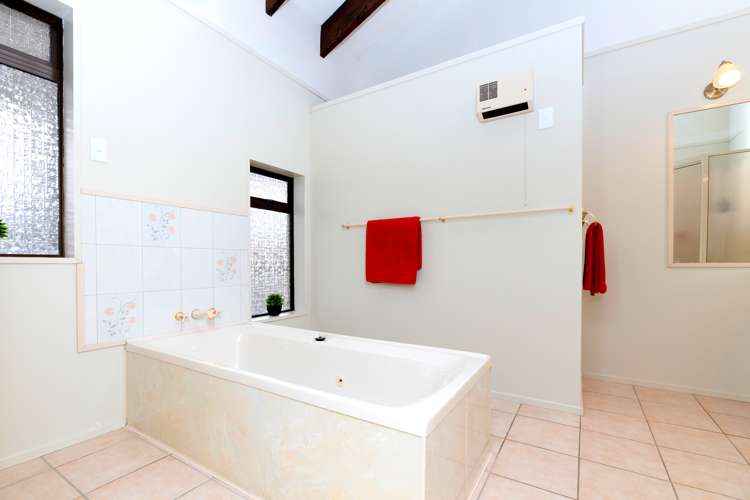 19 Railway Terrace Glentunnel_12