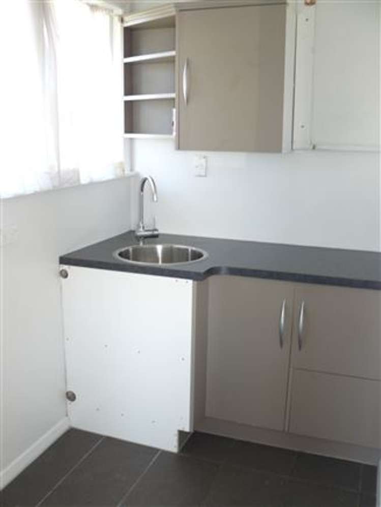 7 Livingstone Street West End_22