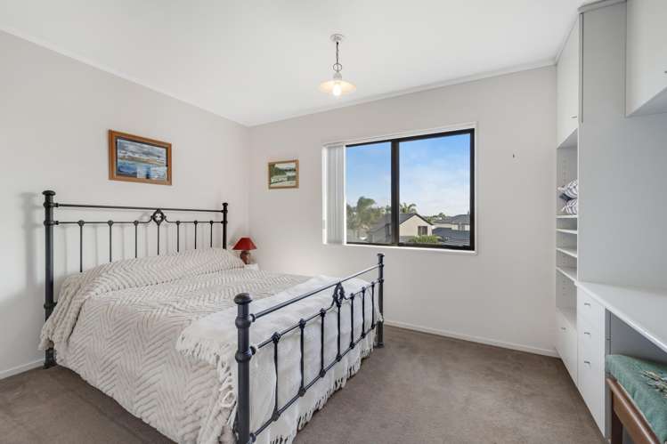1/2 Basilton Close Bucklands Beach_14