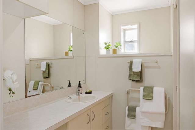 16B Hubert Henderson Place Remuera_4