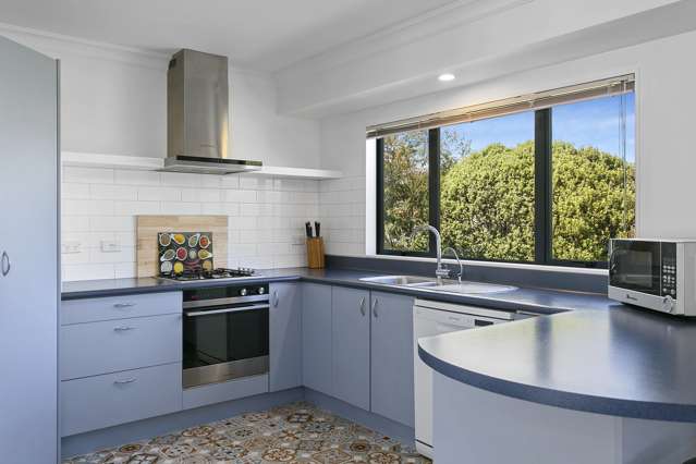 2/94 Harvey Street Waipahihi_1