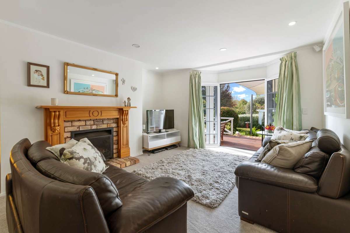 1549F Great South Road_1