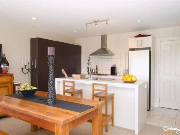 18 Leneford Drive East Tamaki_8