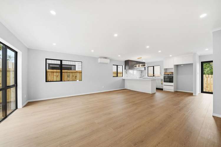 9 Eastglen Road Glen Eden_18