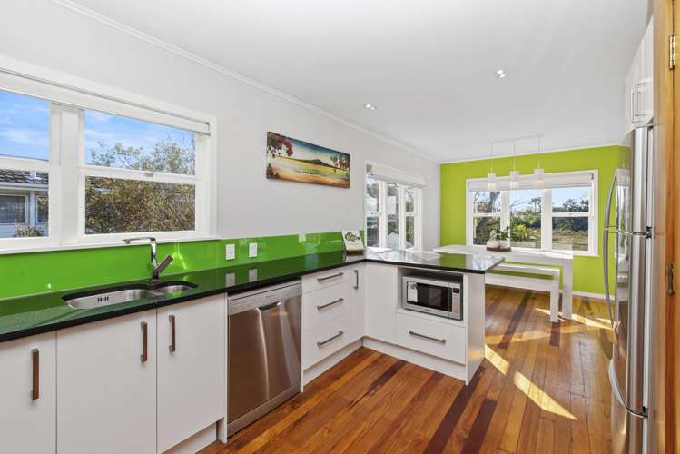 100 Tiroroa Avenue Te Atatu South_7