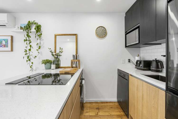 4/9 Don Croot Street Morningside_6