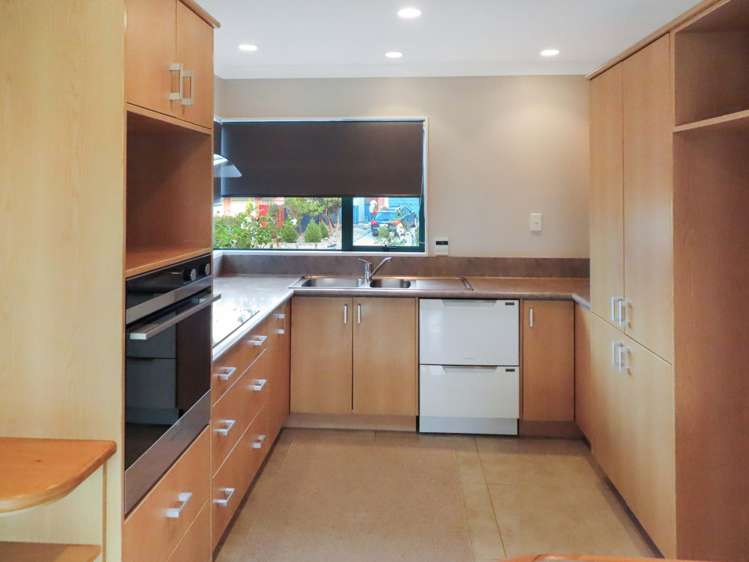 122 Redvers Drive Belmont_1