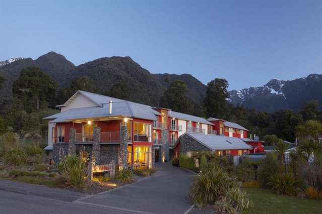 15 Main Road Fox Glacier_1