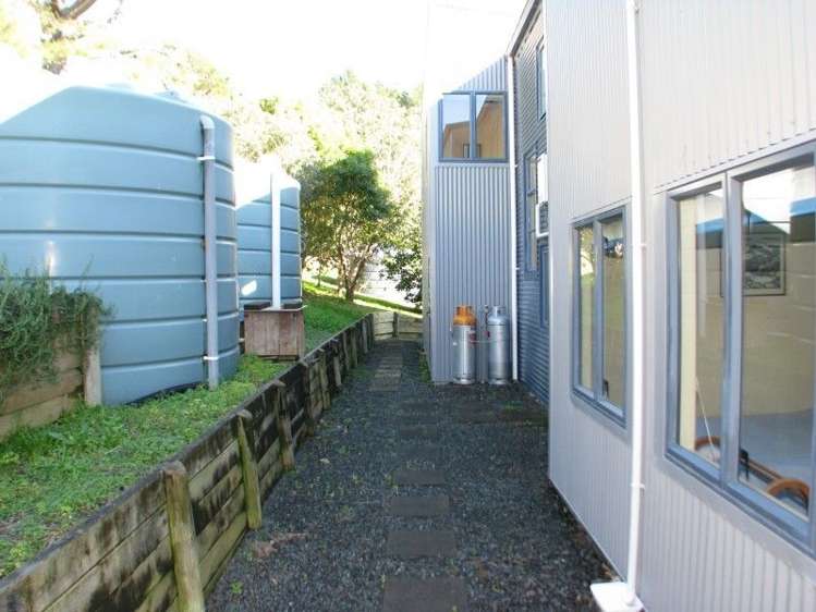 10 Logans Lane Kuaotunu_16