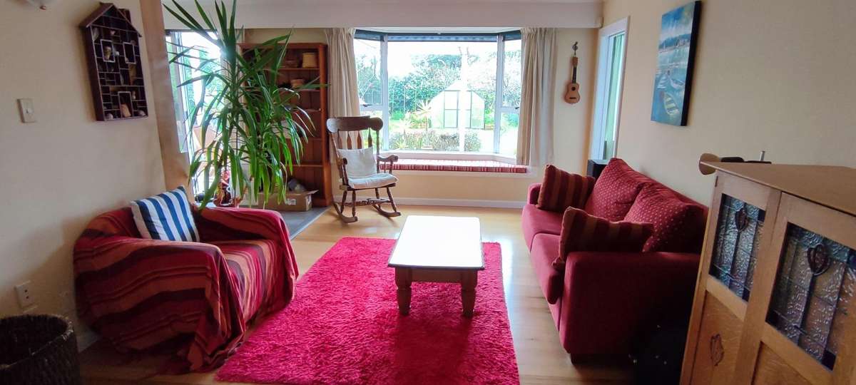 Character Three Bedroom plus Office Home in The Wood 4