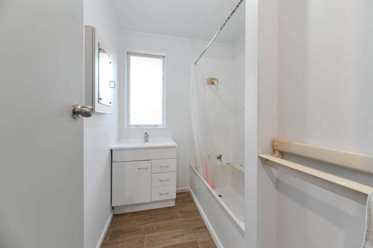 2/21 Lancaster Road Beach Haven_17