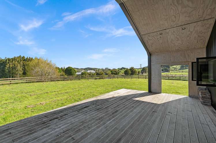 8 Paparoa Road Mangapai_12