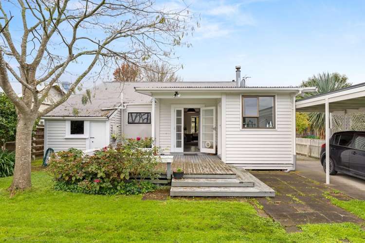119 Iranui Road Inner Kaiti_11