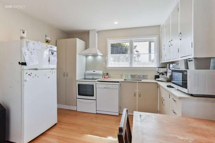 170 Shortland Street Aranui_5