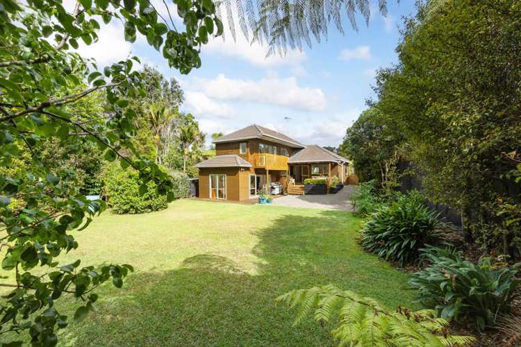 8 Rimutaka Place Titirangi_10