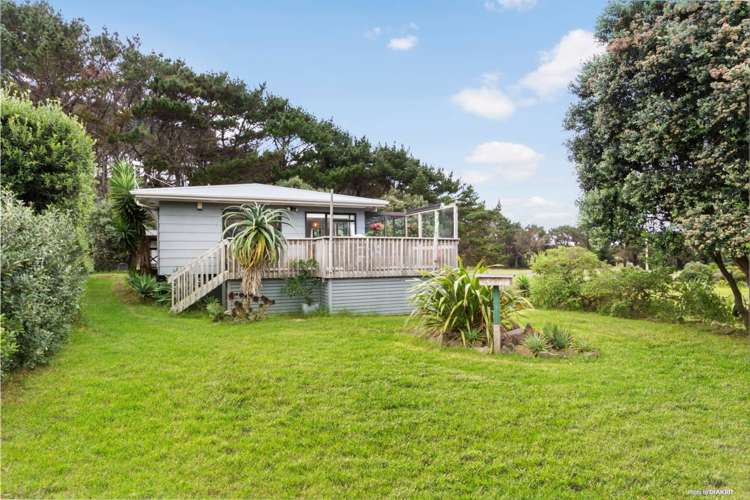 276 Bethells Road Bethells Beach_21