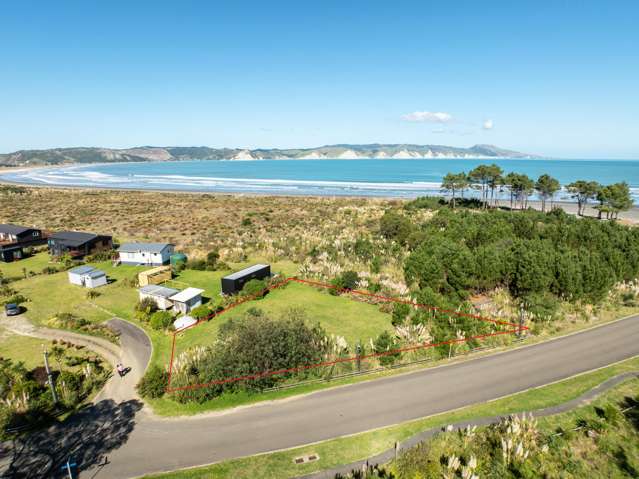 Prime front-row section in Blue Bay