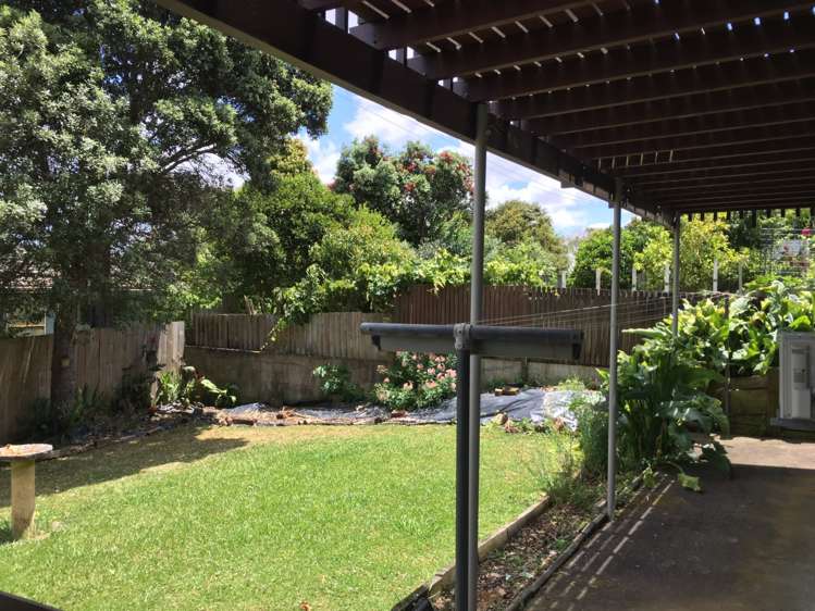 6 Sunnylaw Place Glen Eden_14