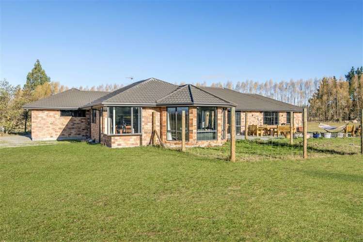 2299 South Eyre Road West Eyreton_14