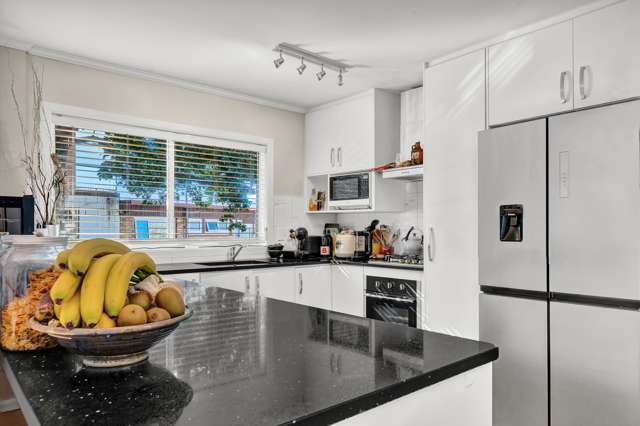 1/50 Saint Vincent Avenue Remuera_3