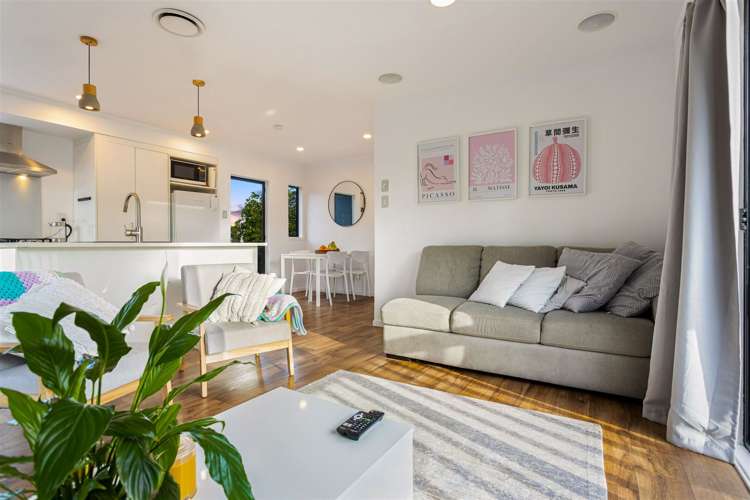 5 Lowell Place Massey_5